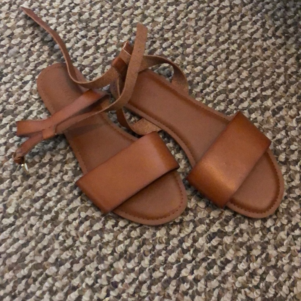 Leather ankle strap sandal